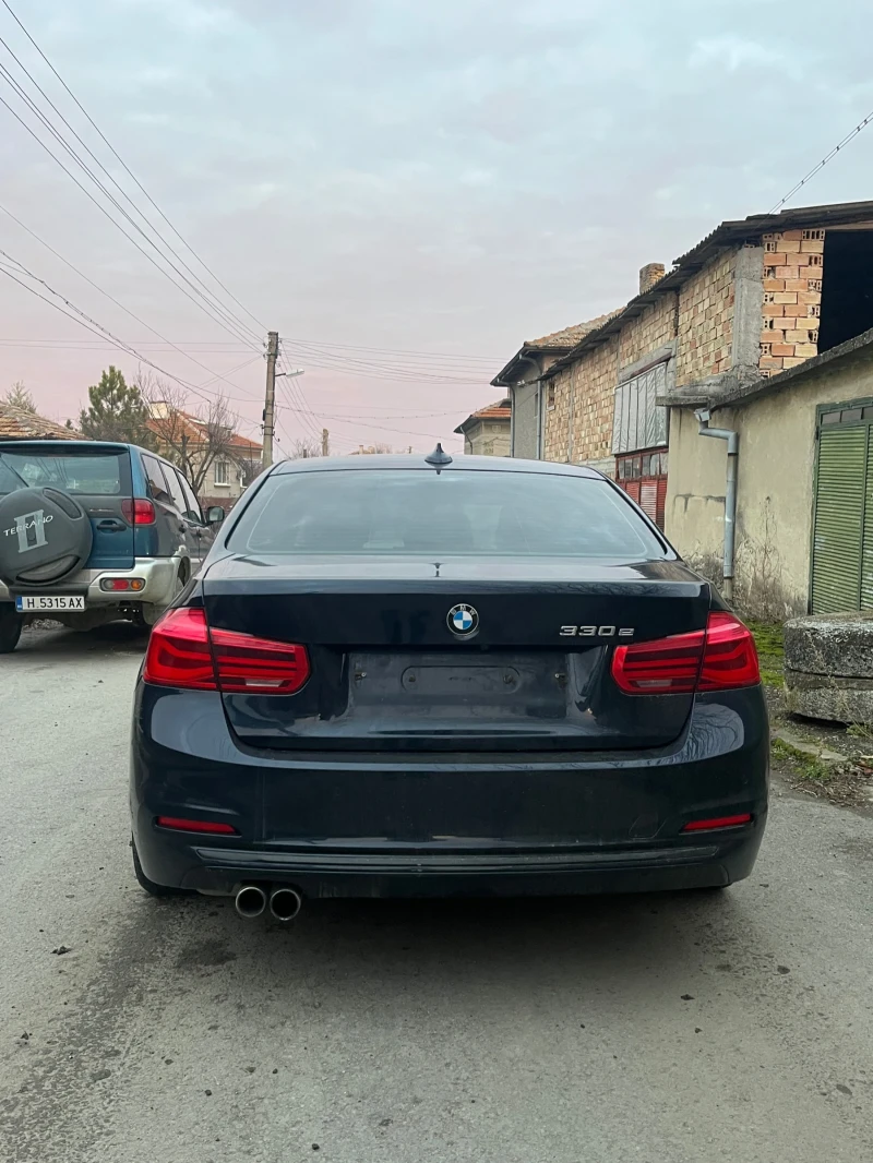 BMW 330 Хибрид 3.0i, снимка 4 - Автомобили и джипове - 48163336