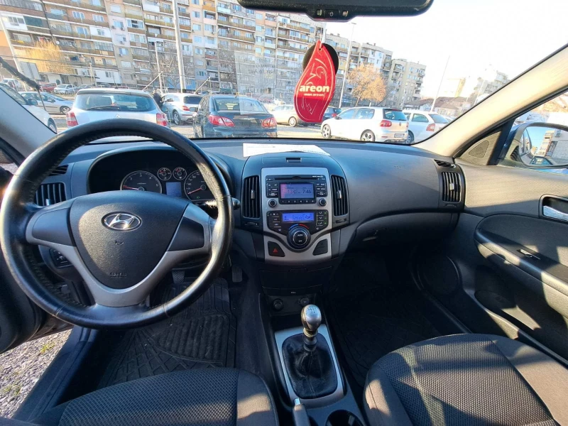 Hyundai I30 1.6 CRDI, снимка 11 - Автомобили и джипове - 49364382