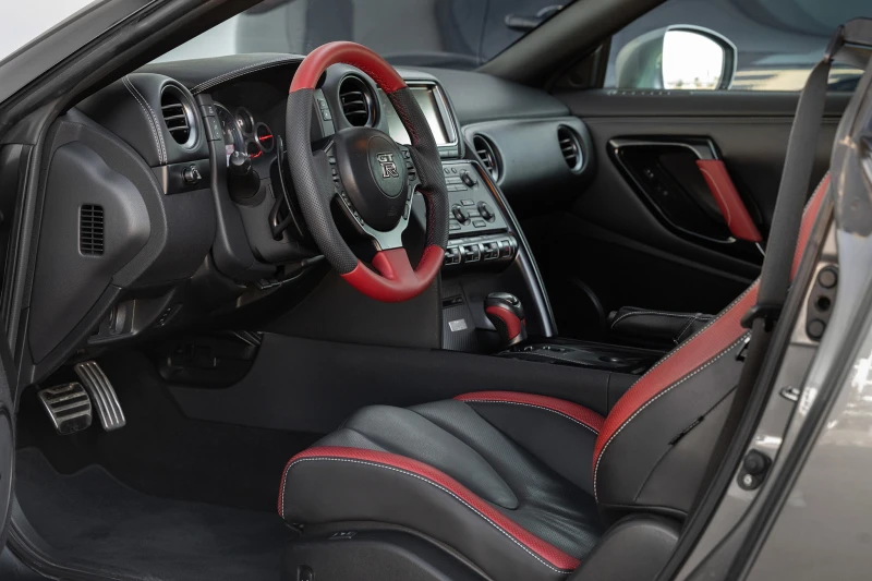 Nissan Gt-r R35 BLACK EDITION, снимка 10 - Автомобили и джипове - 53043544