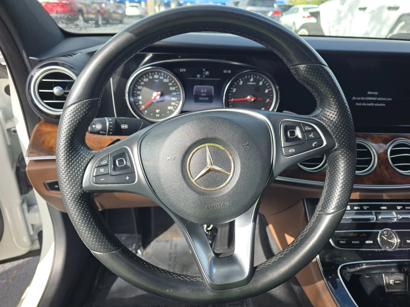 Mercedes-Benz E 300 AMG* PACK* 4MATIC* BURMESTER* ПОДГРЕВ* КАМЕРА* КЕЙ, снимка 8 - Автомобили и джипове - 53457051