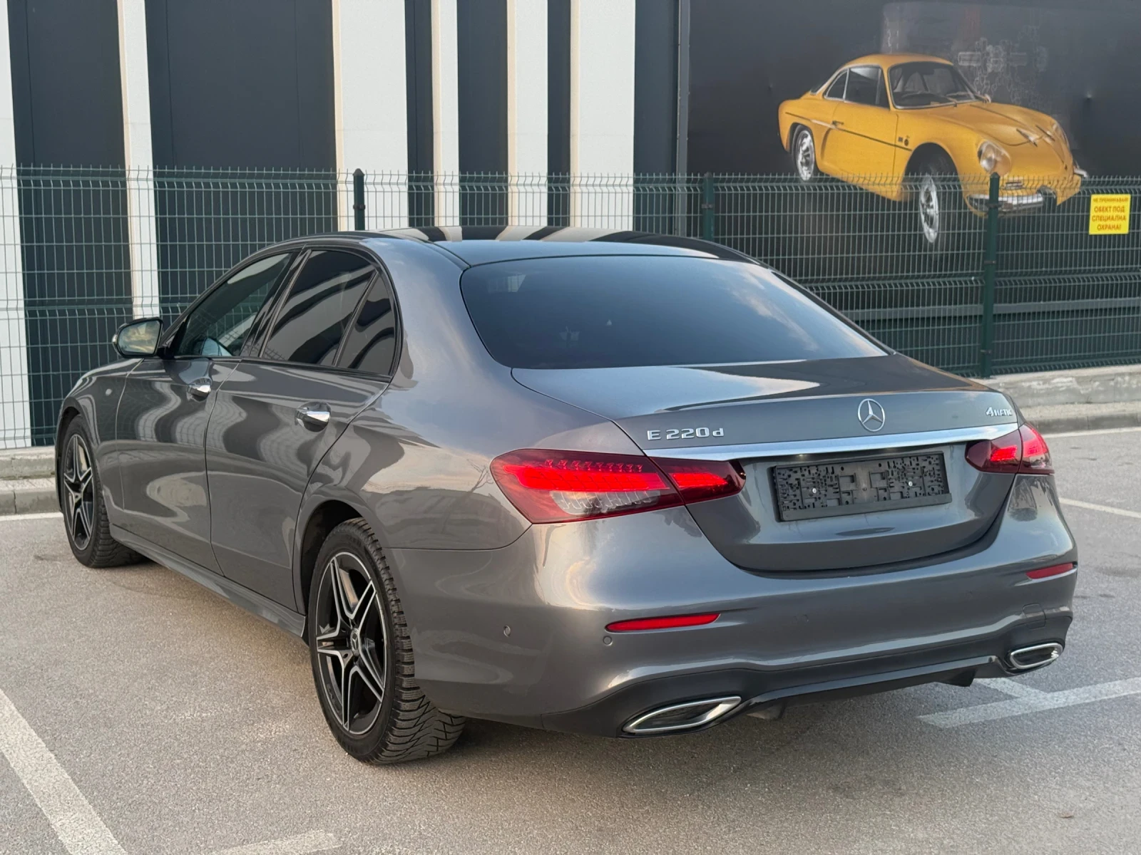 Mercedes-Benz E 220 AMG line/ПАНОРАМА/BURMESTER/Keyless/Distronic/360 - изображение 7