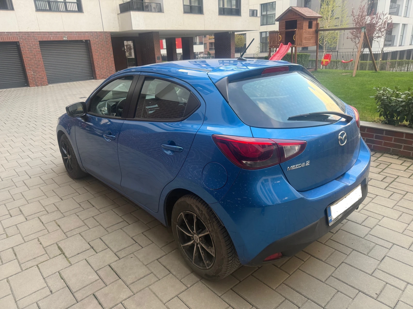 Mazda 2 1.5 - 75к.с. - изображение 3