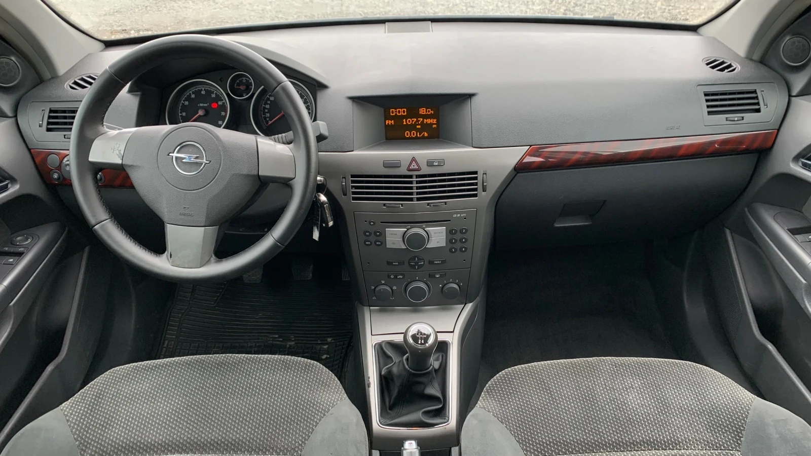 Opel Astra 1.6i* 105HP - изображение 9