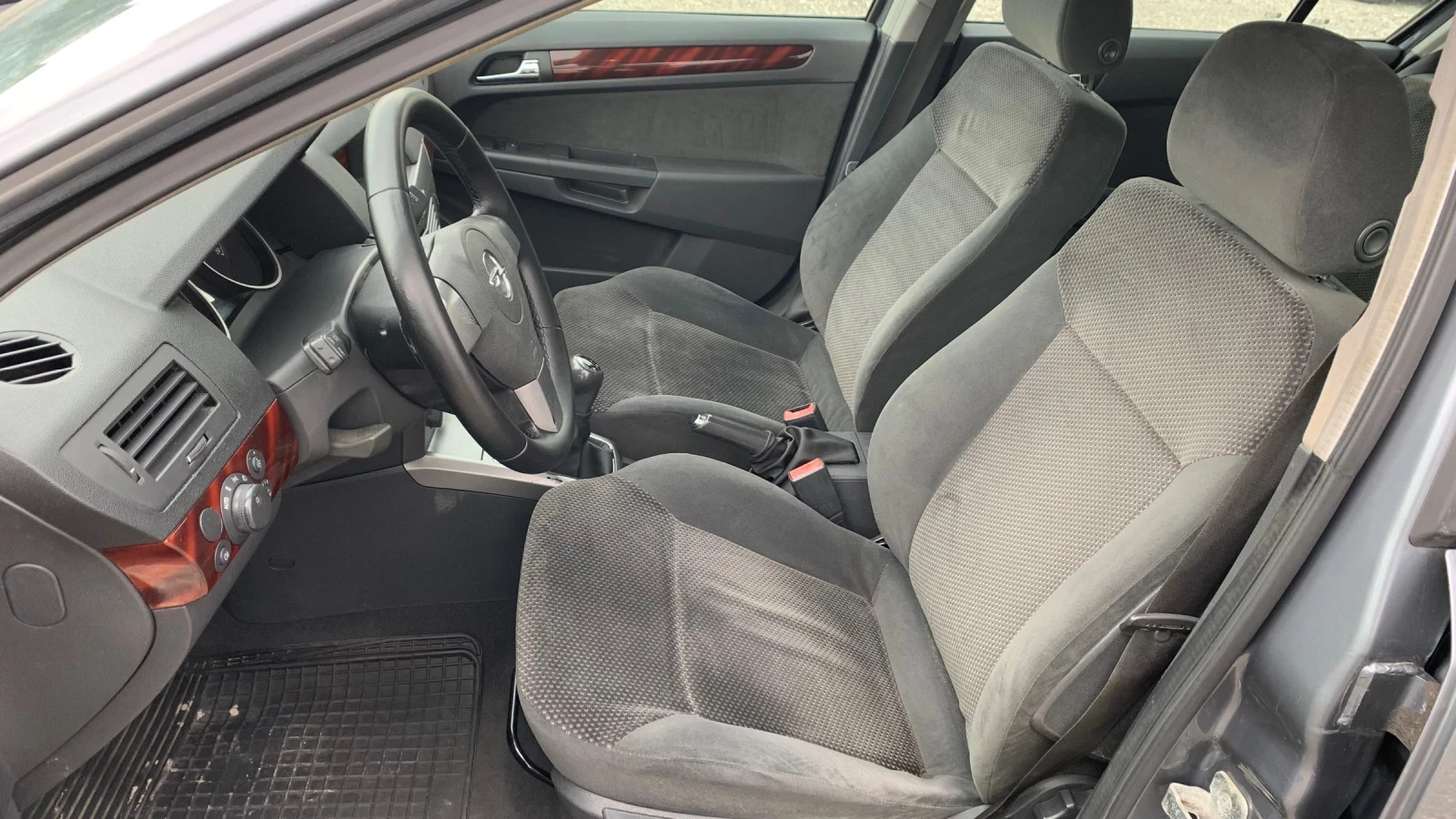 Opel Astra 1.6i* 105HP - изображение 8