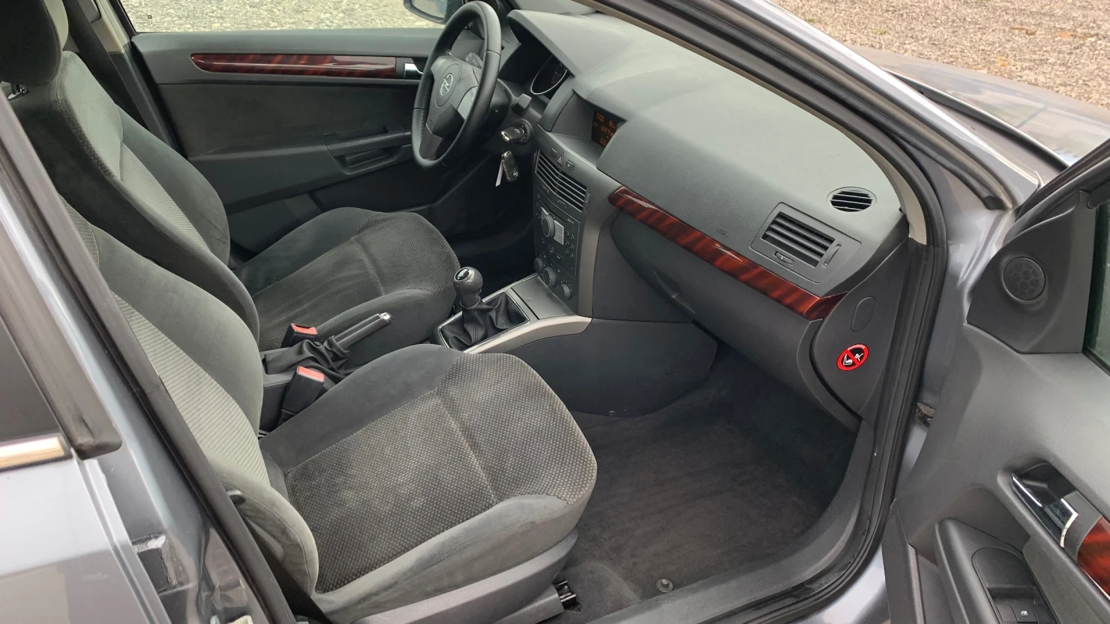 Opel Astra 1.6i* 105HP - изображение 10