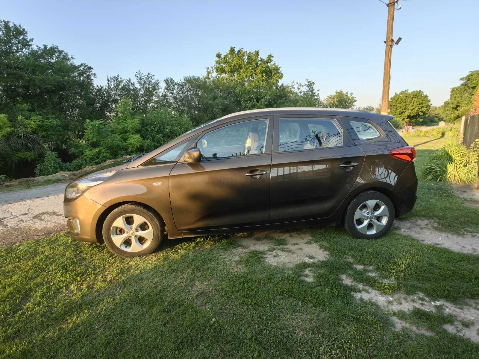 Kia Carens 1.7crdi 136ks - изображение 8