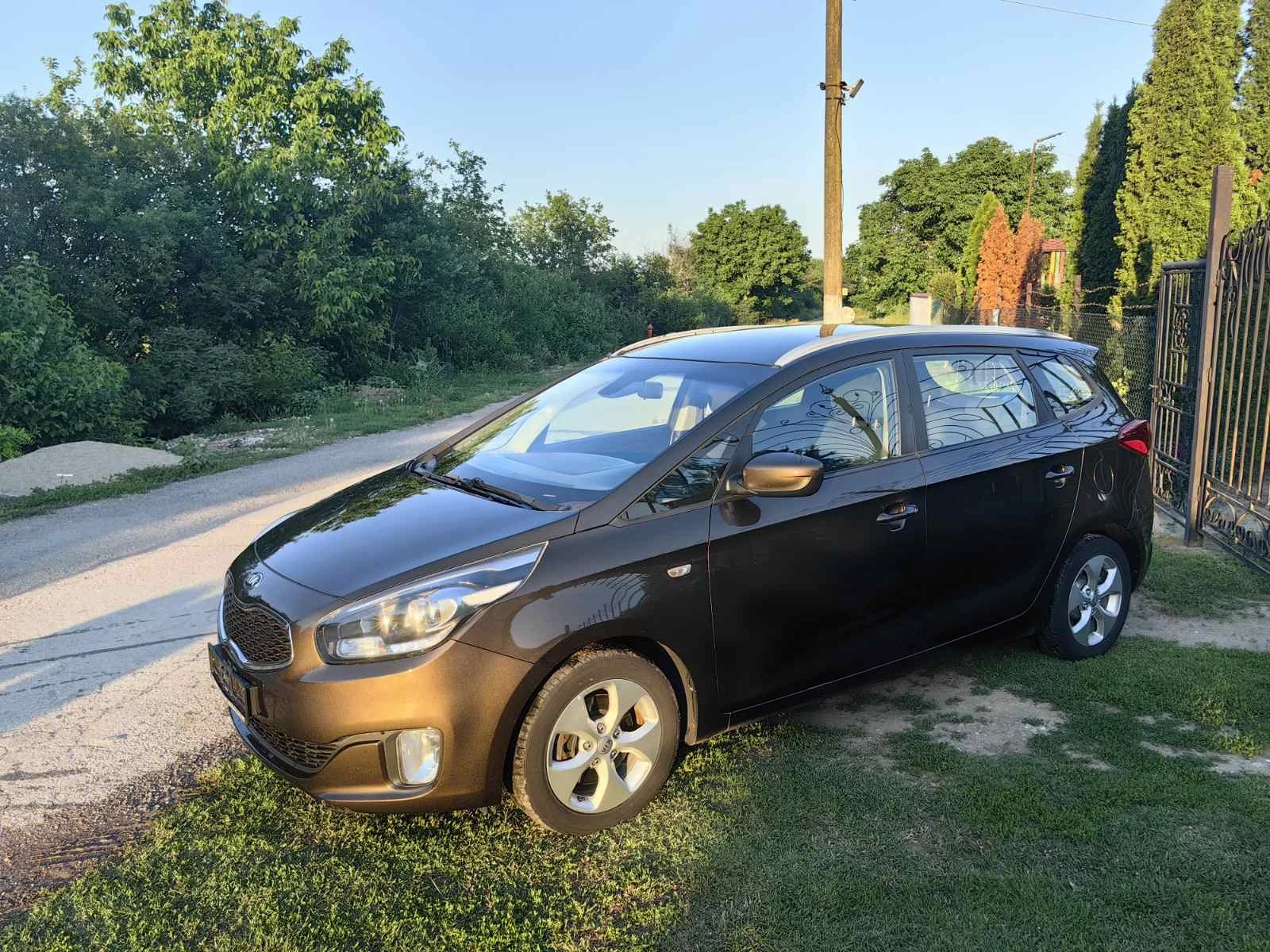 Kia Carens 1.7crdi 136ks - изображение 10