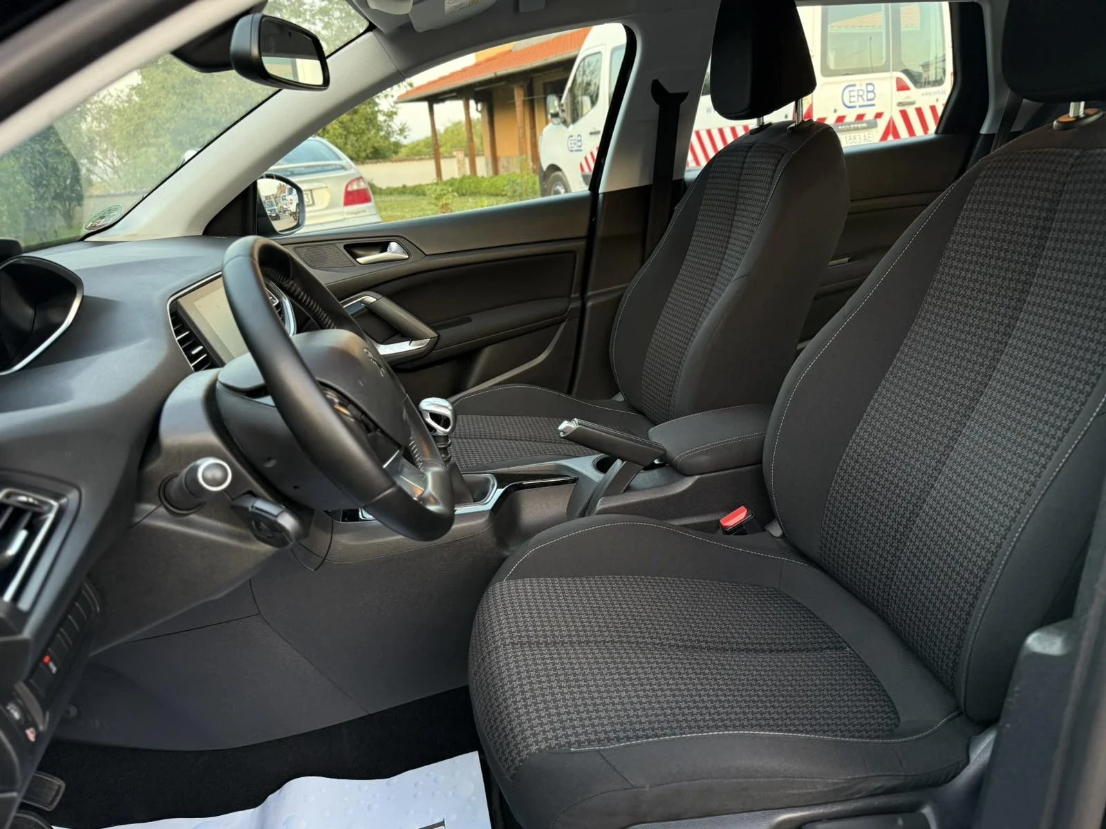 Peugeot 308 Facelift, ALLURE  - изображение 8