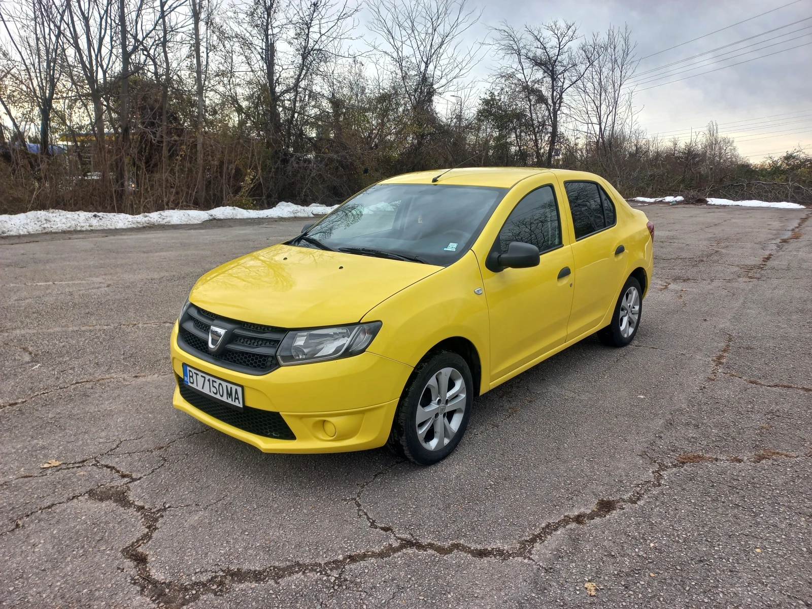 Dacia Logan 1.5dci климатик, снимка 17 - Автомобили и джипове - 51411638