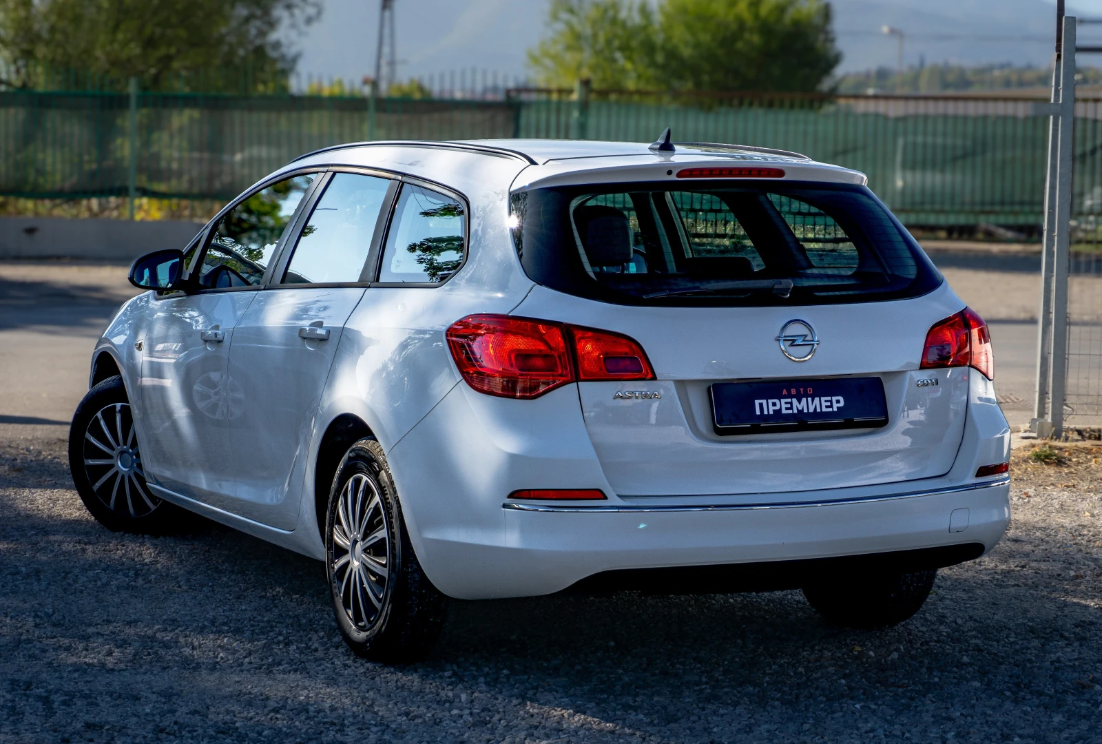Opel Astra 1.7 CDTI ТОП СЪСТОЯНИЕ РЕАЛНИ КИЛОМЕТРИ!!!! - изображение 5