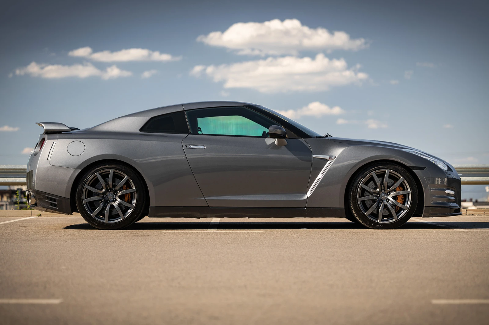 Nissan Gt-r R35 BLACK EDITION - изображение 8