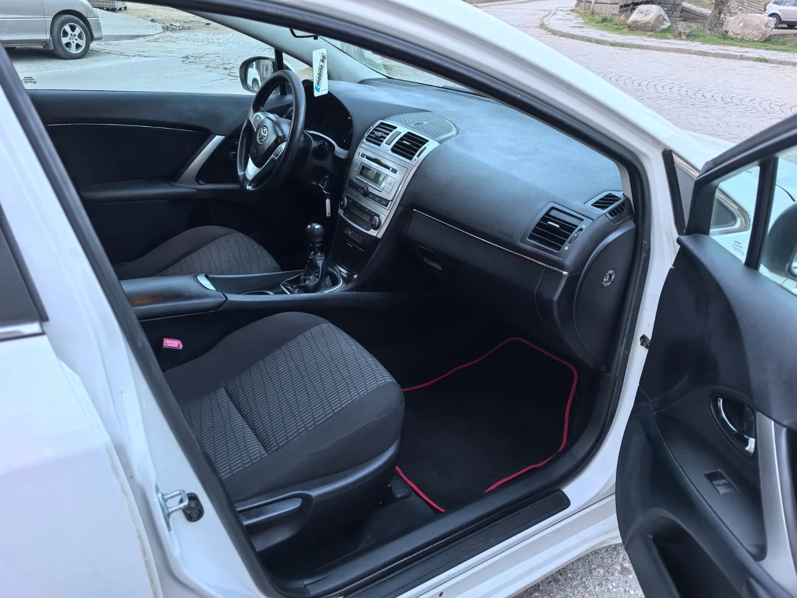 Toyota Avensis 2.0, снимка 10 - Автомобили и джипове - 53849812