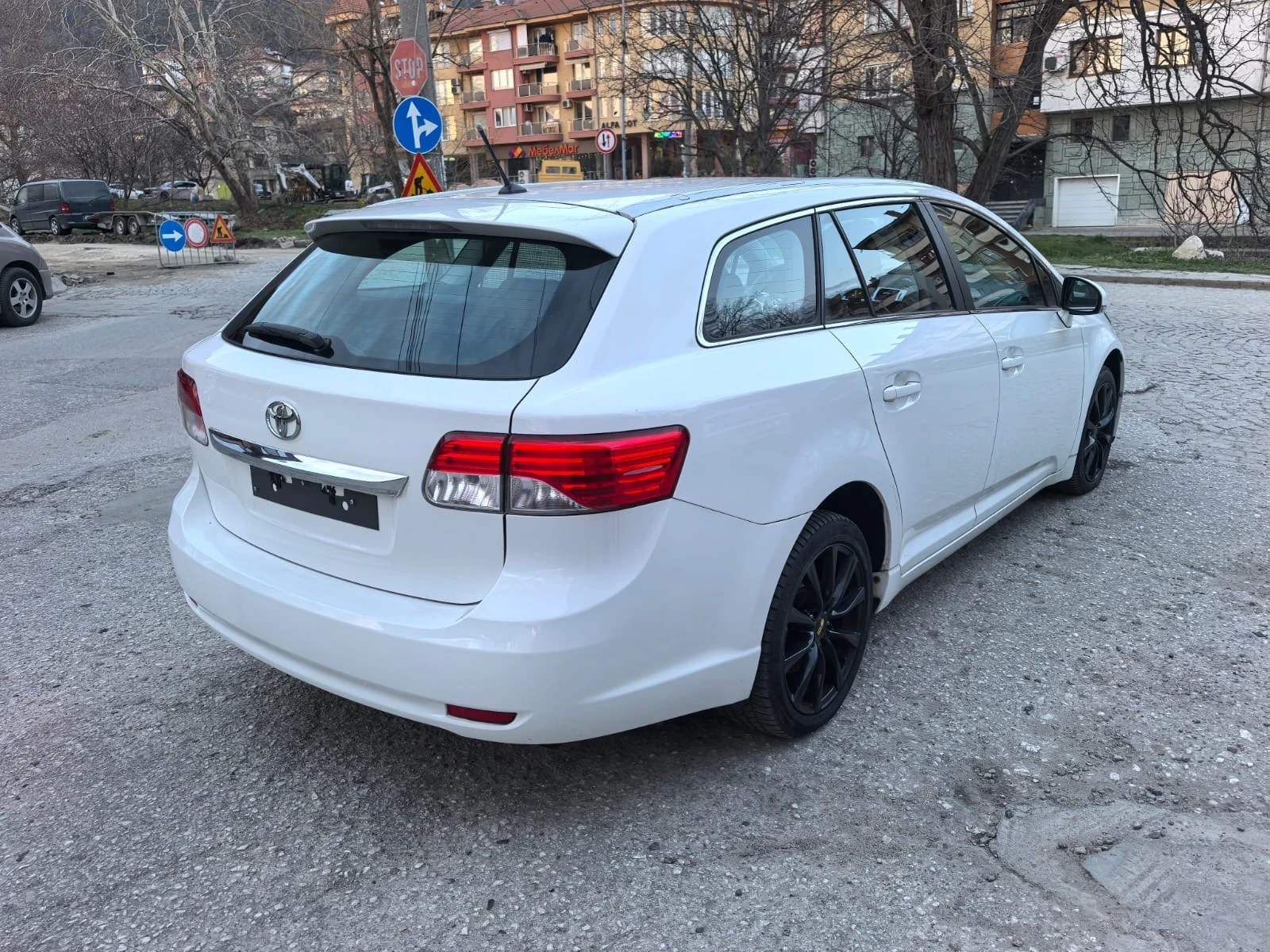 Toyota Avensis 2.0, снимка 7 - Автомобили и джипове - 53849812