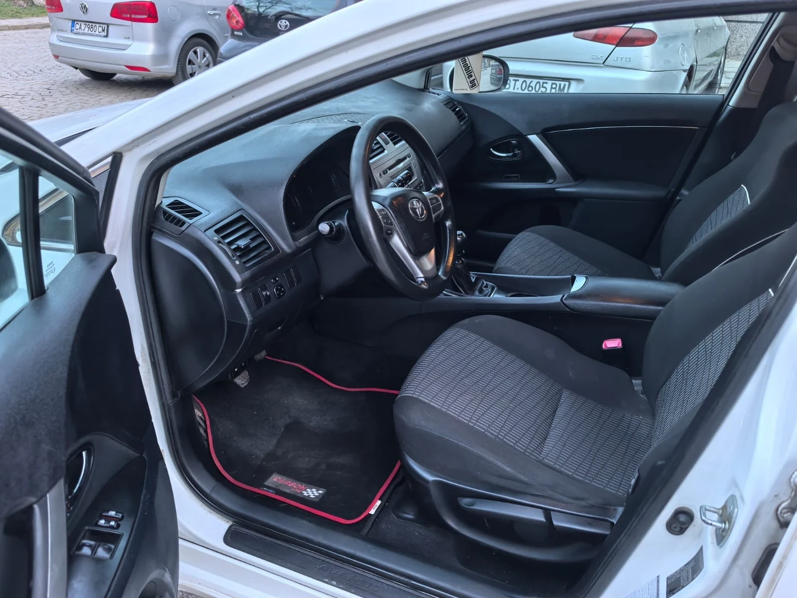 Toyota Avensis 2.0, снимка 11 - Автомобили и джипове - 53849812