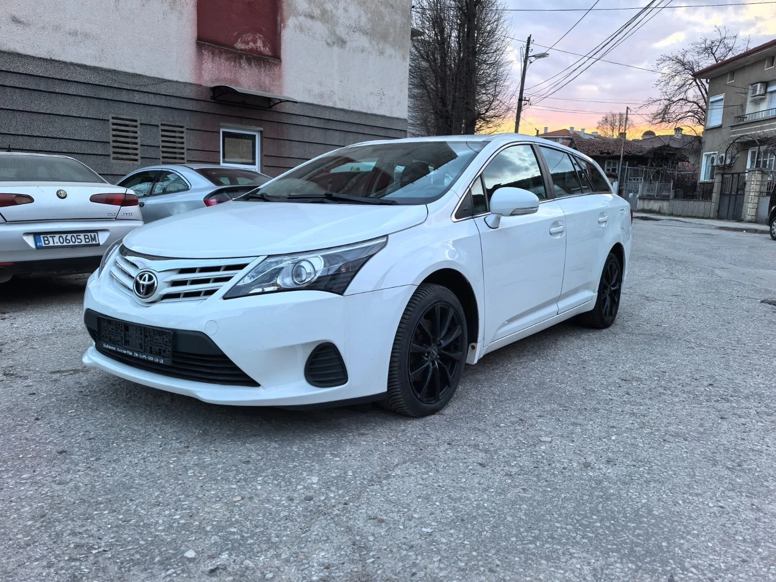 Toyota Avensis 2.0, снимка 2 - Автомобили и джипове - 53849812