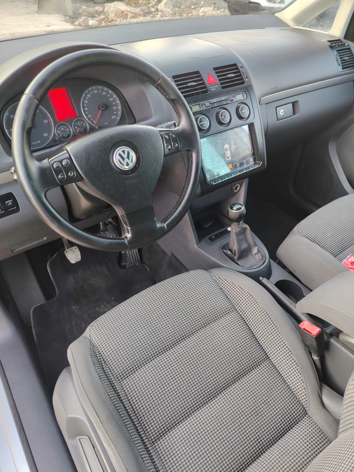 VW Touran, снимка 9 - Автомобили и джипове - 53869234