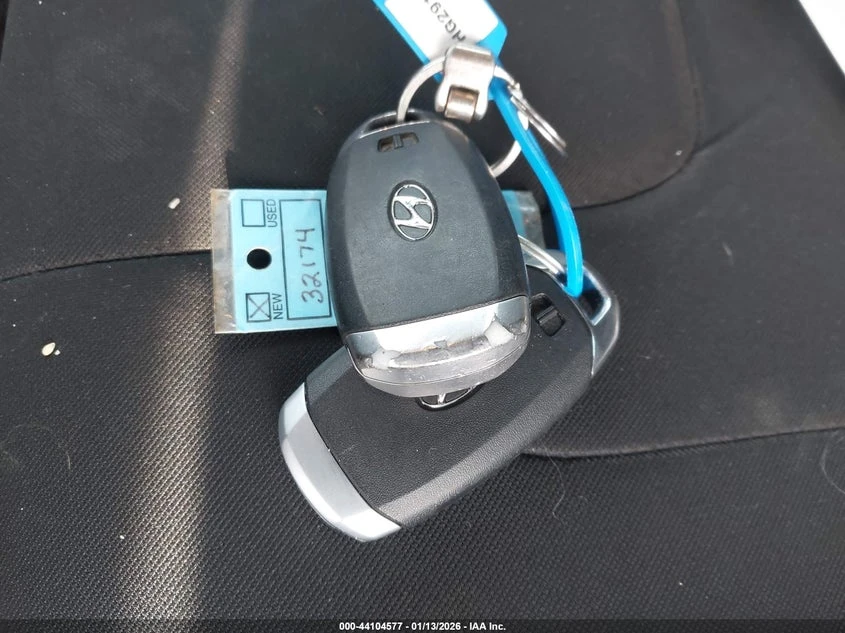 Hyundai Elantra 2.0L I-4 DOHC, VVT, 147HP Front Wheel Drive | Mobile.bg � ����������� 11