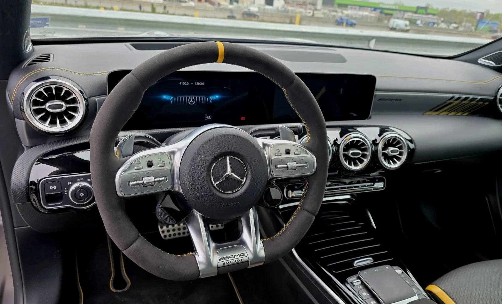 Mercedes-Benz A45 AMG S 4MATIC+ / 421HP / BUCKETSEATS / FULL, снимка 13 - Автомобили и джипове - 54208170