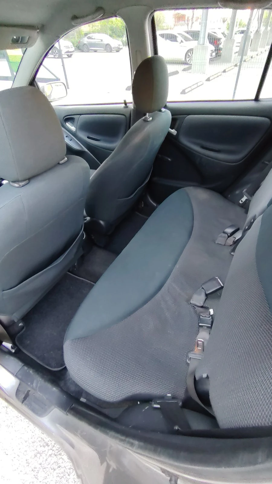 Toyota Yaris 1.4 D, снимка 11 - Автомобили и джипове - 54344047