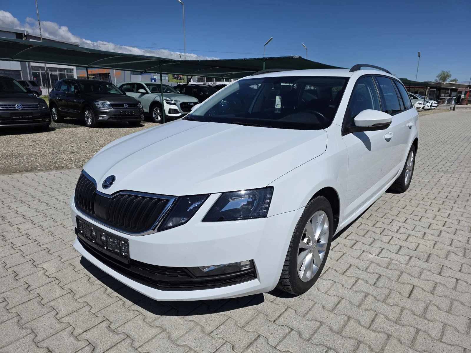 Skoda Octavia 1.6TDi DSG NAVi Лизинг, снимка 3 - Автомобили и джипове - 54601048