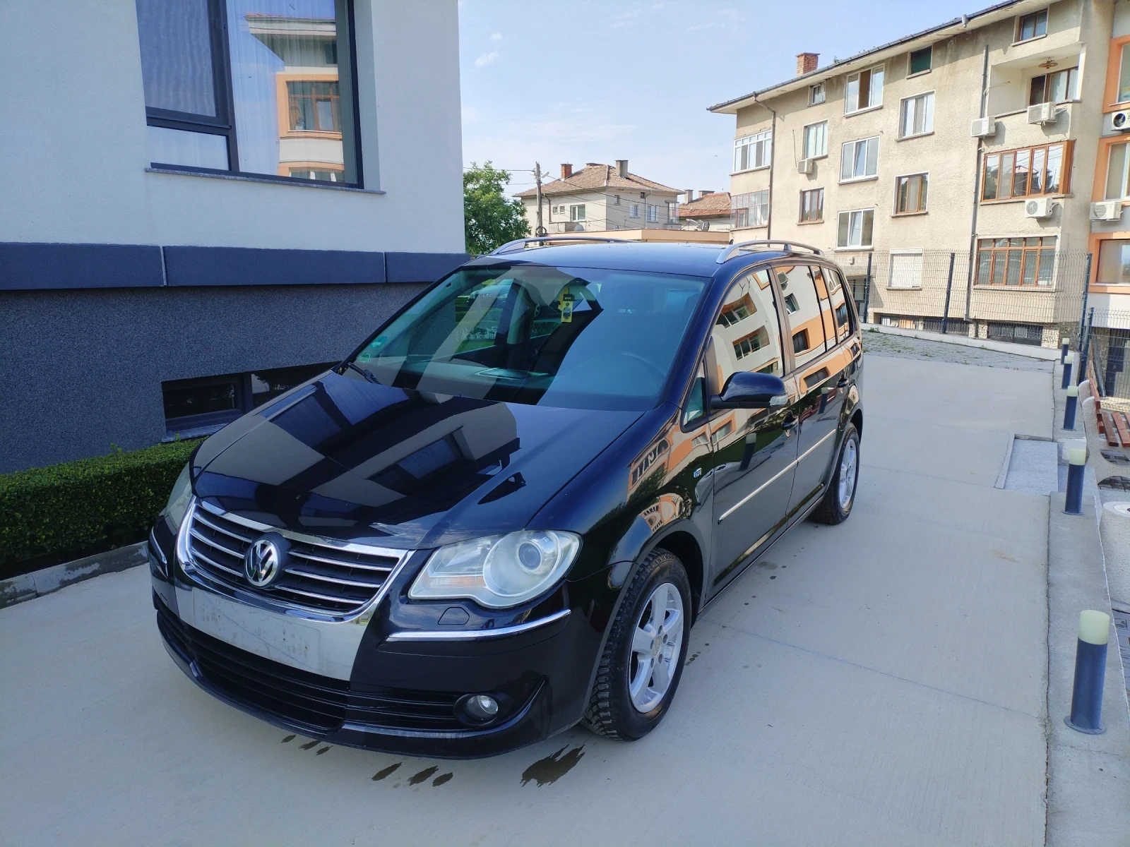 VW Touran 2.0 TDI BMM 6ск 7места Hi-Line Navi, снимка 17 - Автомобили и джипове - 54904845