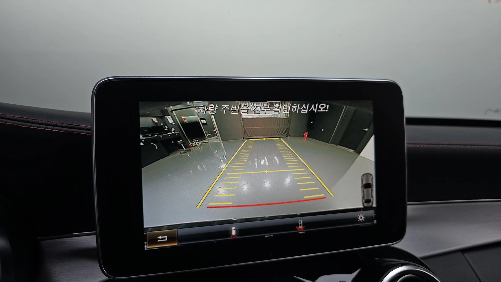 Mercedes-Benz C 43 AMG ЛЮК* HUD* KEYLESS* ЕЛ. БАГАЖНИК* КРАЙНА ЦЕНА, снимка 14 - Автомобили и джипове - 55271894