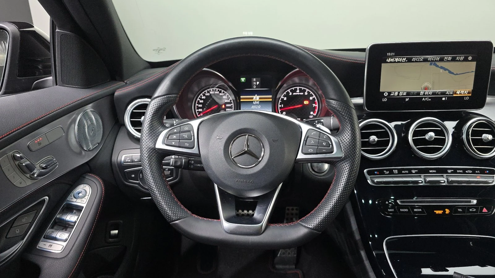 Mercedes-Benz C 43 AMG ЛЮК* HUD* KEYLESS* ЕЛ. БАГАЖНИК* КРАЙНА ЦЕНА, снимка 13 - Автомобили и джипове - 55271894