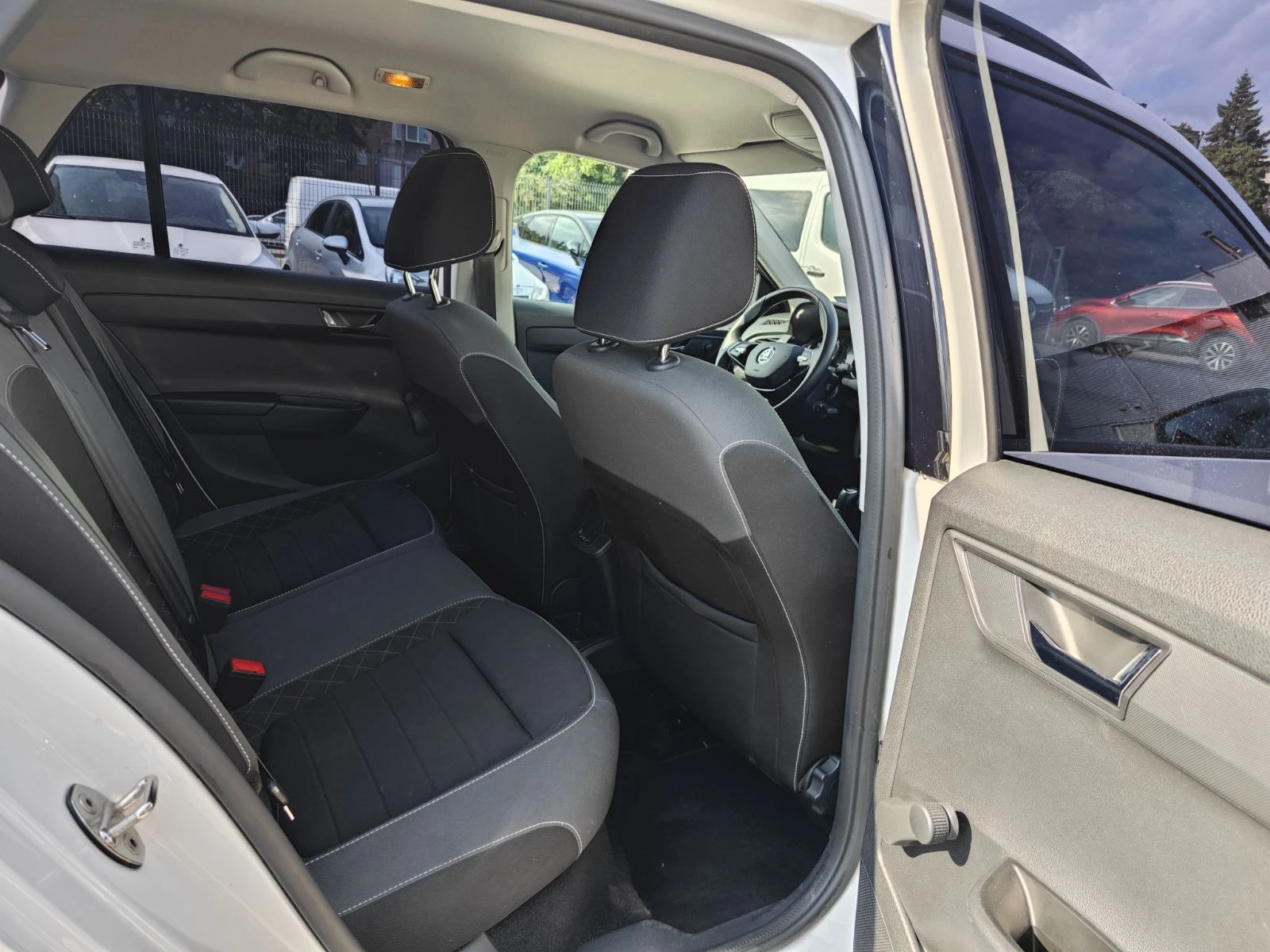 Skoda Fabia 1.0TSi/95k.c./Business/Automatic, снимка 12 - Автомобили и джипове - 55294360