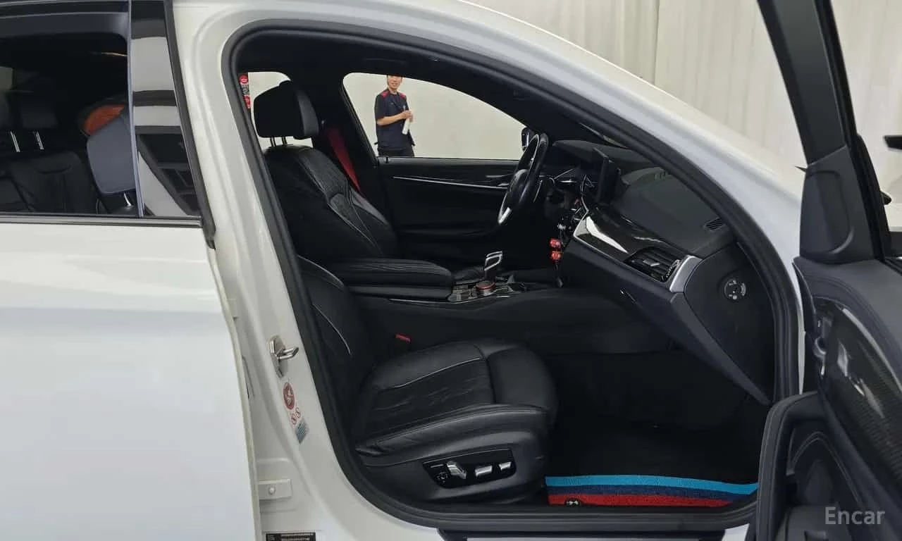 BMW 530 * 530i xDrive M Sport Package Plus * ЦЕНА ДО БГ, снимка 11 - Автомобили и джипове - 55737256