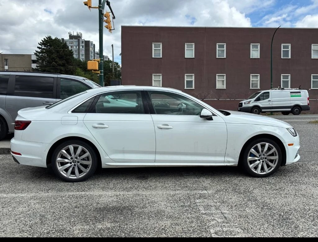 Audi A4 * Komfort * CARFAX * БЕЗ ПЪРВОНАЧАЛНА ВНОСКА, снимка 3 - Автомобили и джипове - 55884229