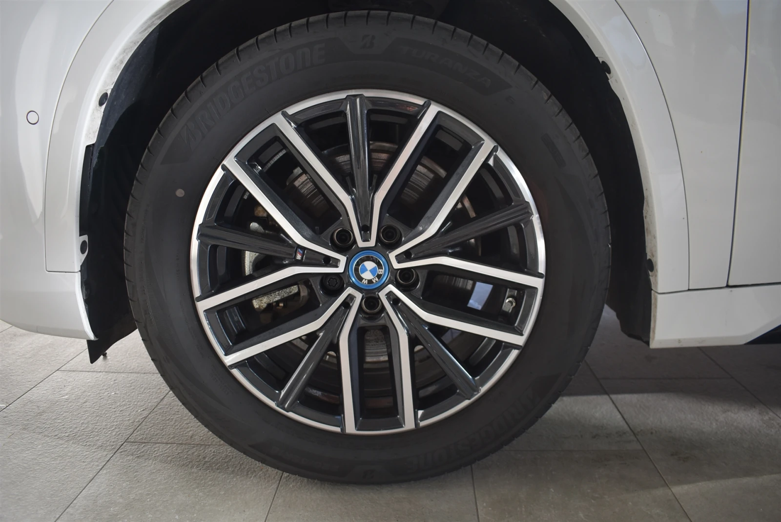 BMW iX1 xDrive30, снимка 5 - Автомобили и джипове - 56195978