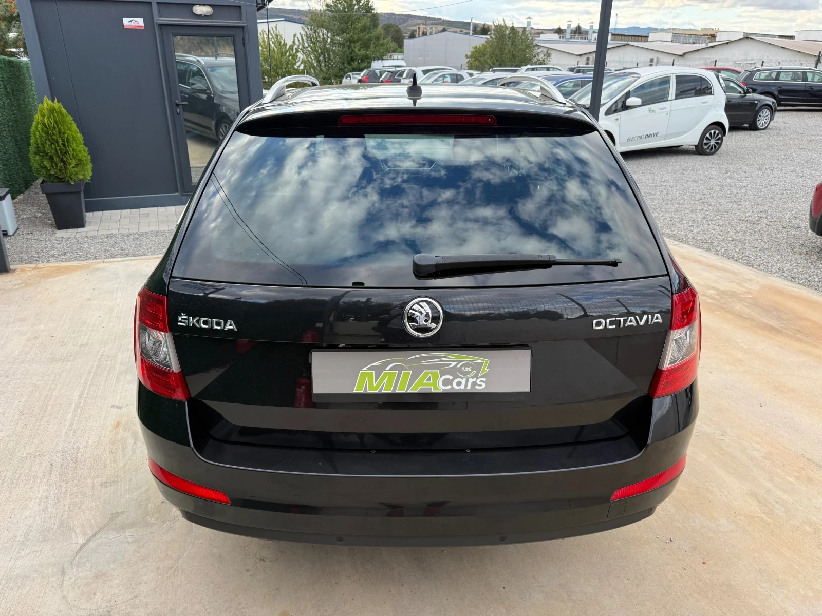 Skoda Octavia SPECIAL EDITION* 1.6TDI110h.p* EURO6* NAVIGATION, снимка 4 - Автомобили и джипове - 56200755