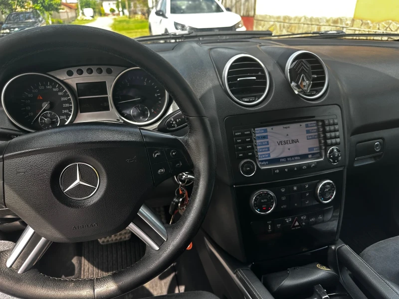 Mercedes-Benz ML 320, снимка 4 - Автомобили и джипове - 52454229