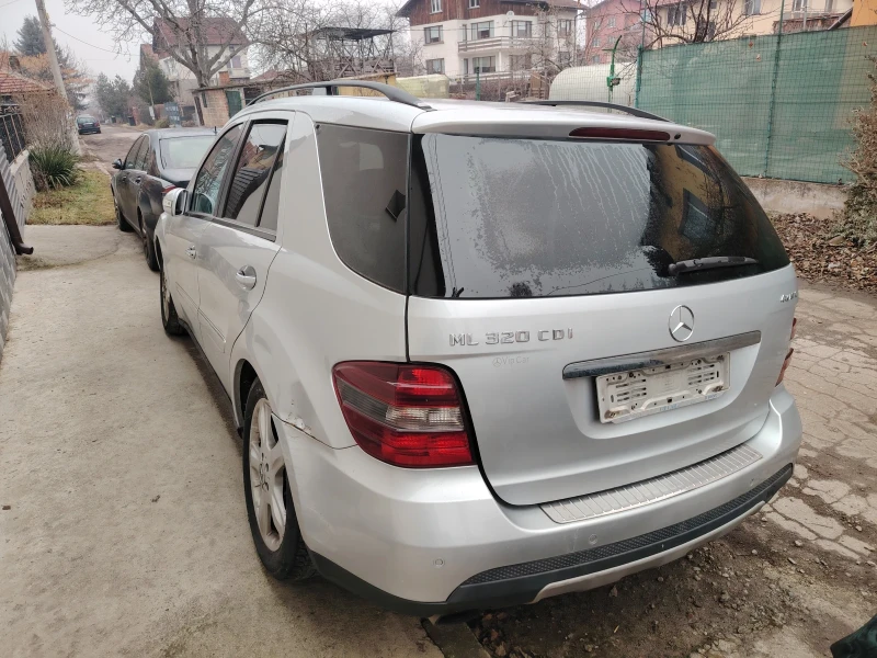 Mercedes-Benz ML 320, снимка 10 - Автомобили и джипове - 52256813