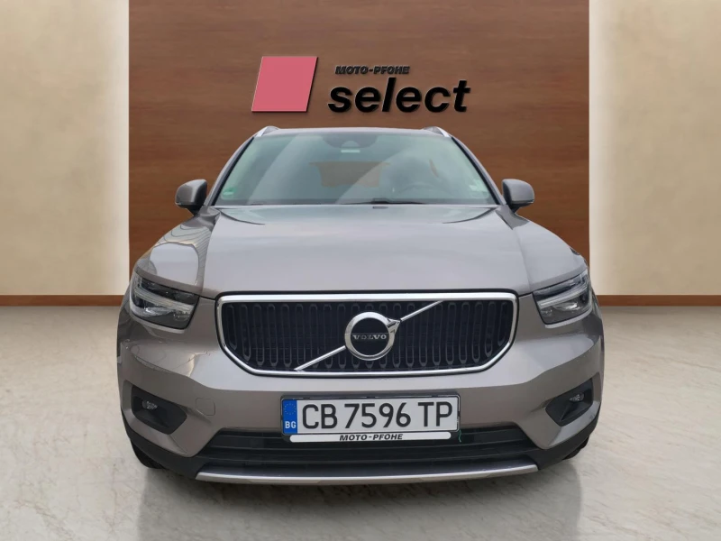 Volvo XC40 B4, снимка 2 - Автомобили и джипове - 52888322