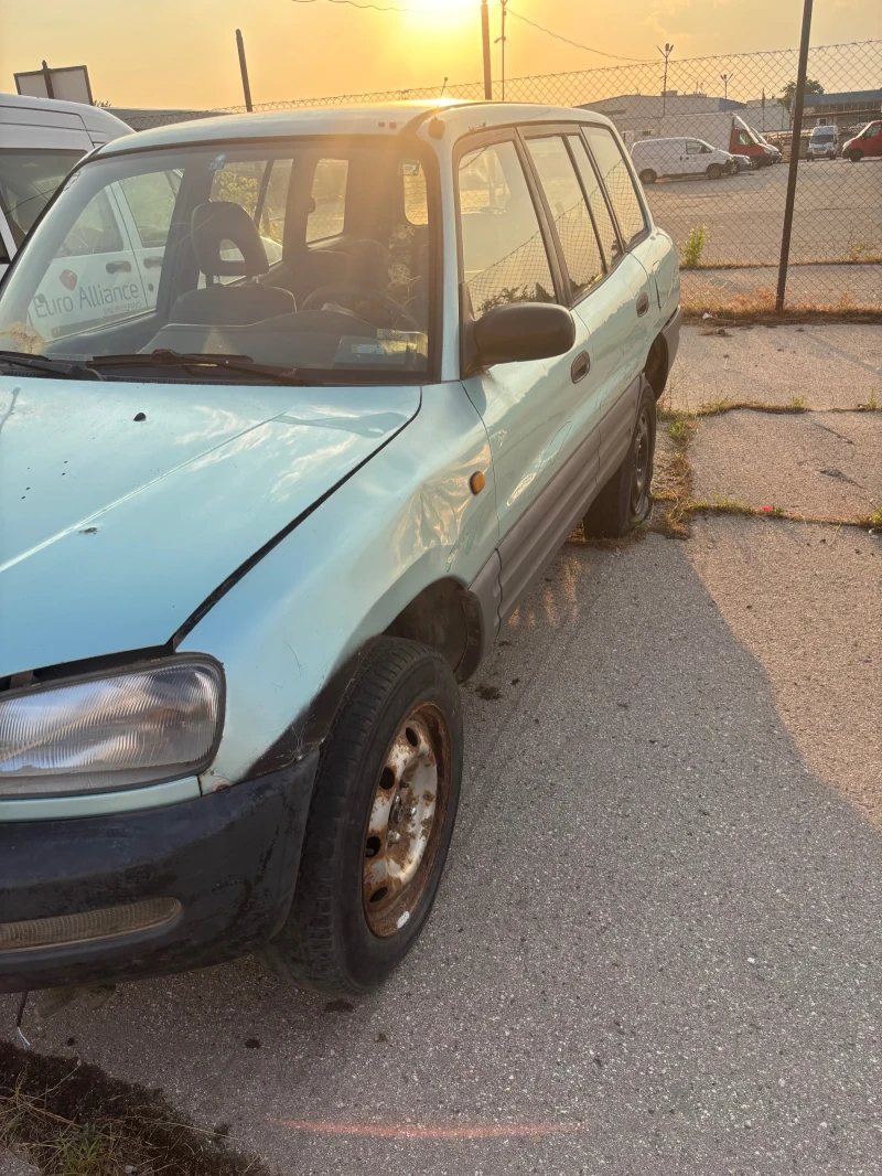 Toyota Rav4, снимка 8 - Автомобили и джипове - 53230195
