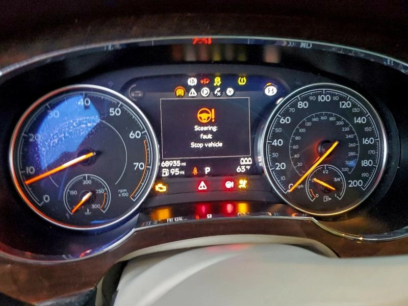 Bentley Bentayga 6.0L 12 All wheel drive, снимка 13 - Автомобили и джипове - 52939868