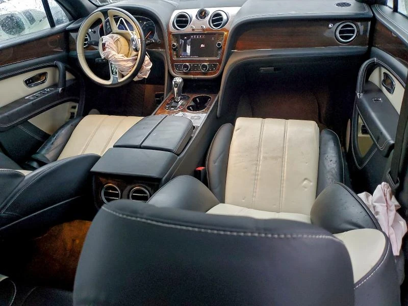 Bentley Bentayga 6.0L 12 All wheel drive, снимка 12 - Автомобили и джипове - 52939868