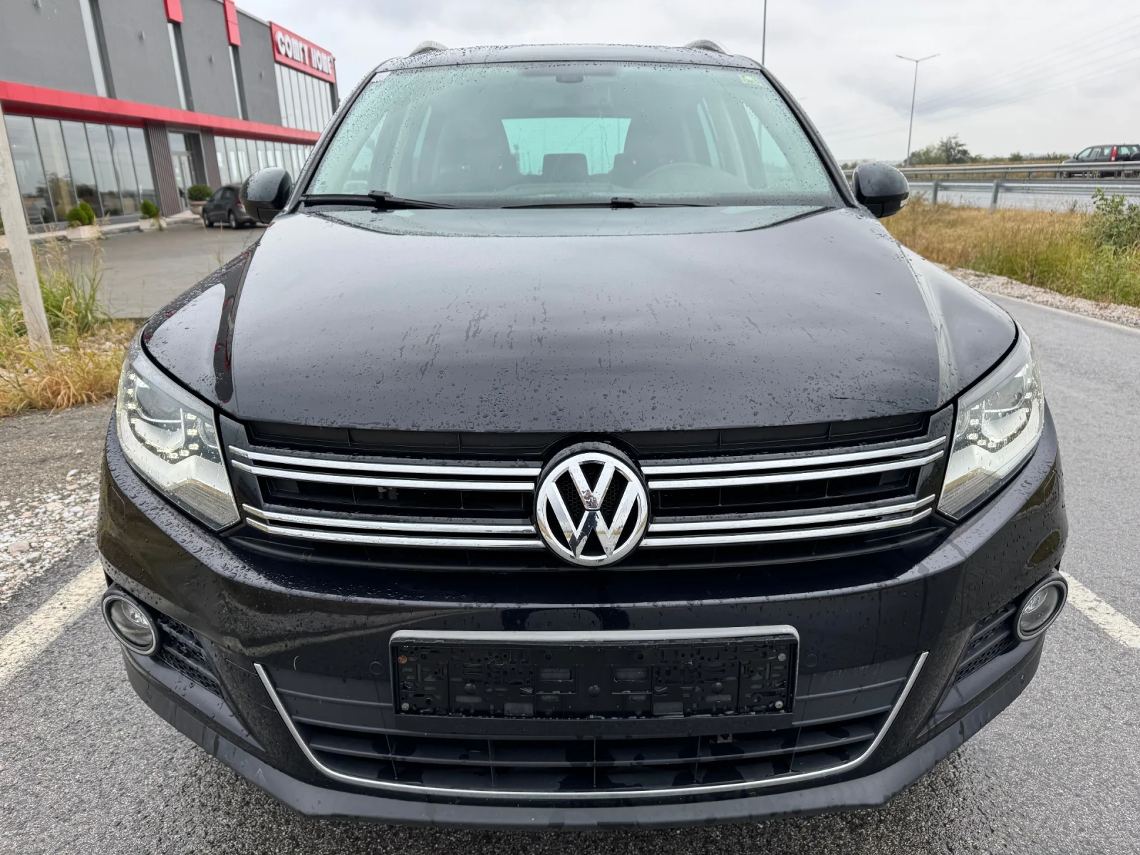 VW Tiguan 2.0 TDI / 4MOTION / LED / HIGHLINE 170 000km !!! | Mobile.bg — изображение 2