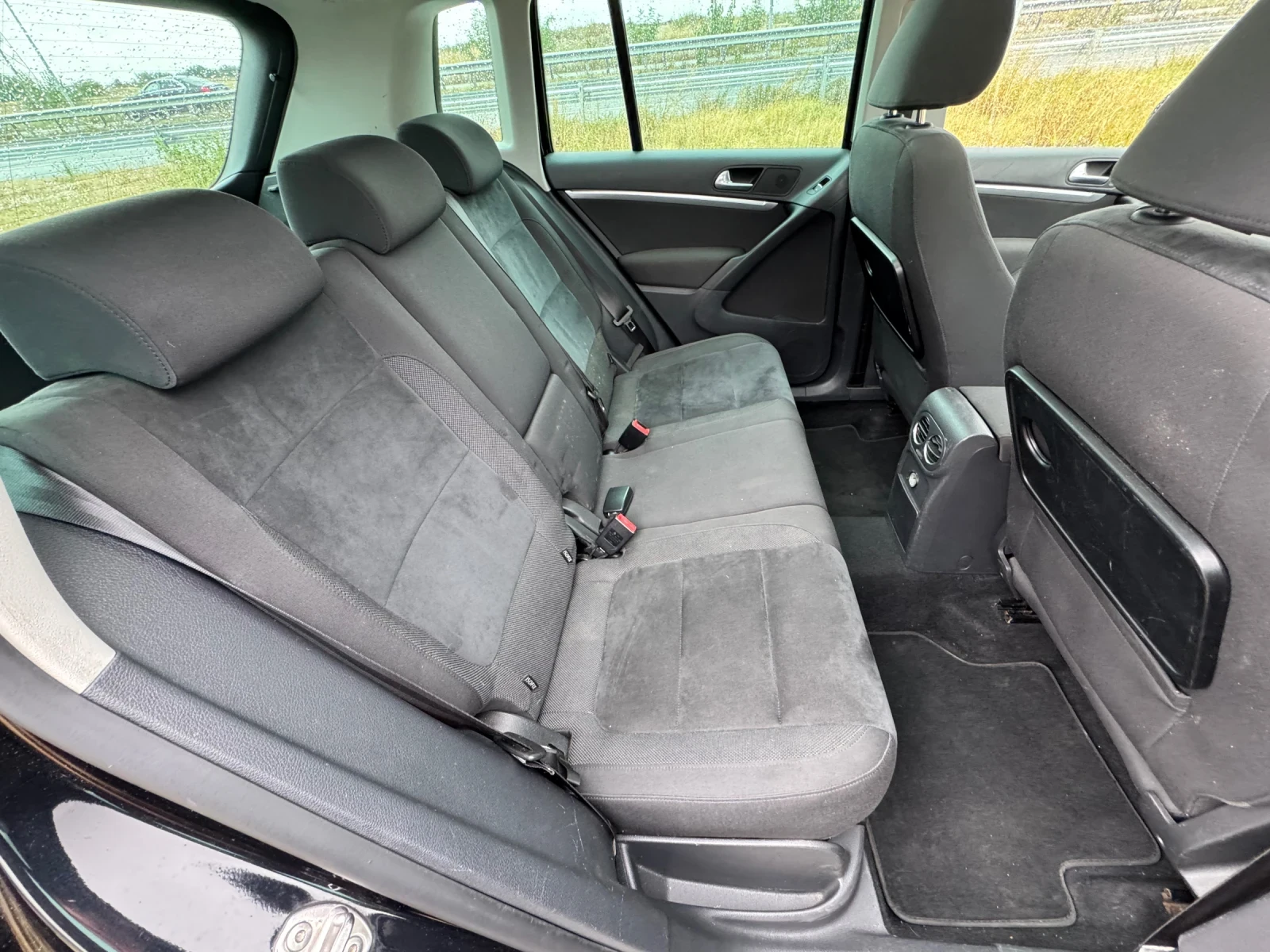 VW Tiguan 2.0 TDI / 4MOTION / LED / HIGHLINE 170 000km !!! | Mobile.bg — изображение 13