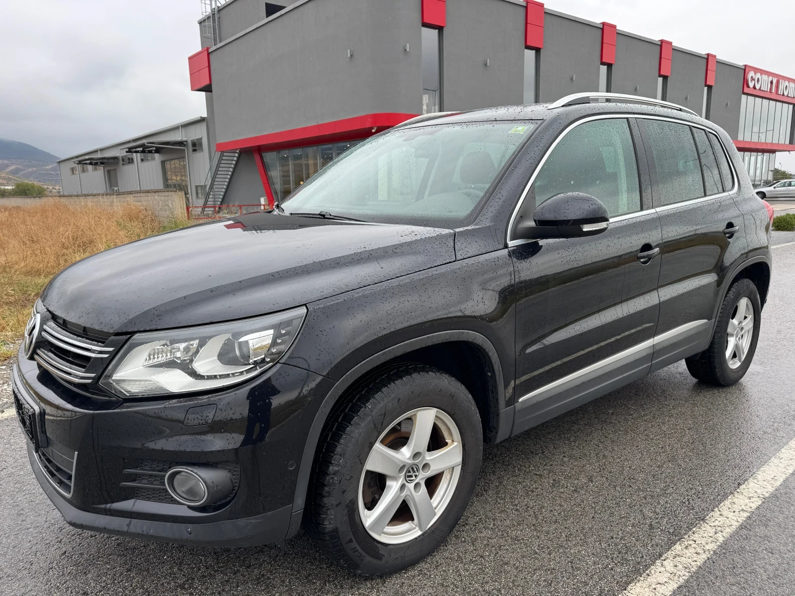VW Tiguan 2.0 TDI / 4MOTION / LED / HIGHLINE 170 000km !!! | Mobile.bg — изображение 3