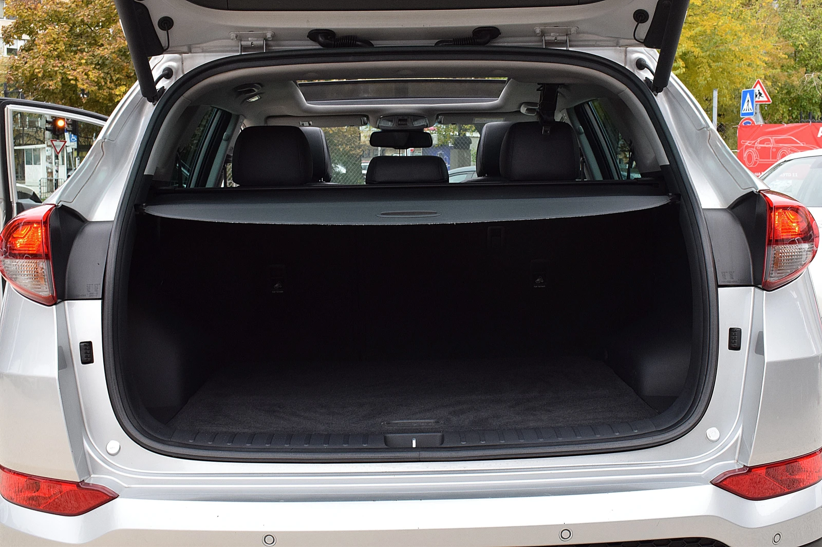 Hyundai Tucson  1.6ШВЕЙЦАРИЯ/VERTEX/4x4/АВТОМАТИК/ОБДУХВАНЕ - изображение 6