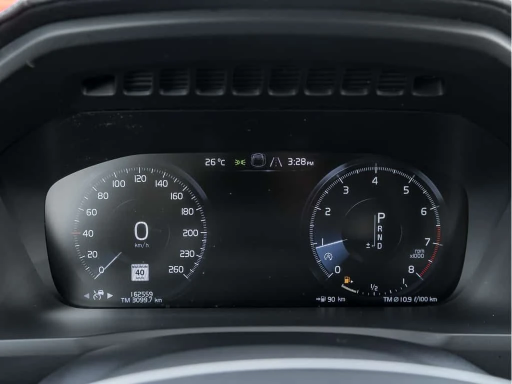 Volvo Xc90 T6 AWD R Design 7 Seat/CARFAX/PANO/, снимка 9 - Автомобили и джипове - 53946594