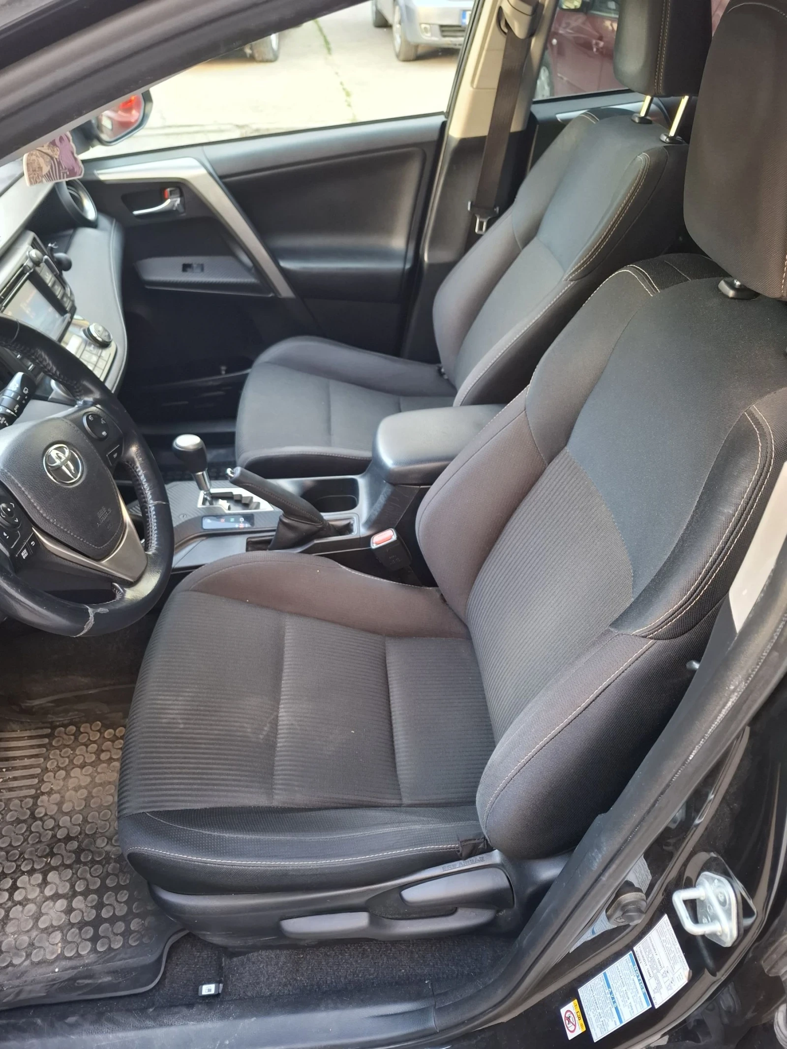 Toyota Rav4, снимка 8 - Автомобили и джипове - 54692637
