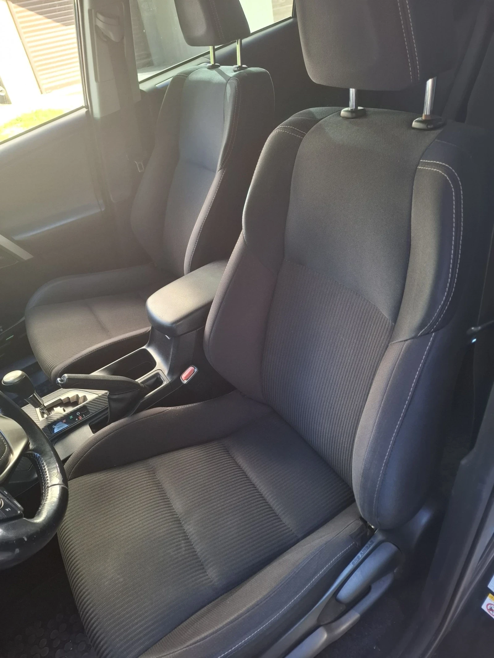 Toyota Rav4, снимка 10 - Автомобили и джипове - 54692637