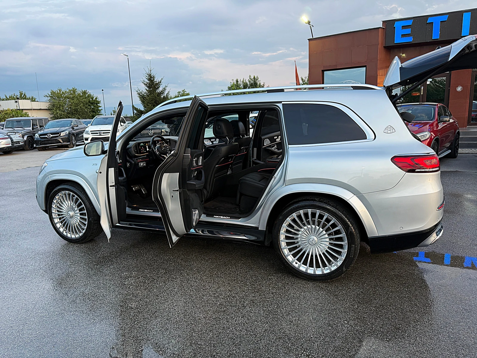 Mercedes-Benz GLS 600 MAYBACH-3D BURMESTER-VAKUM-DISTRONIK-ALKANTAR-FULL, снимка 13 - Автомобили и джипове - 55320463