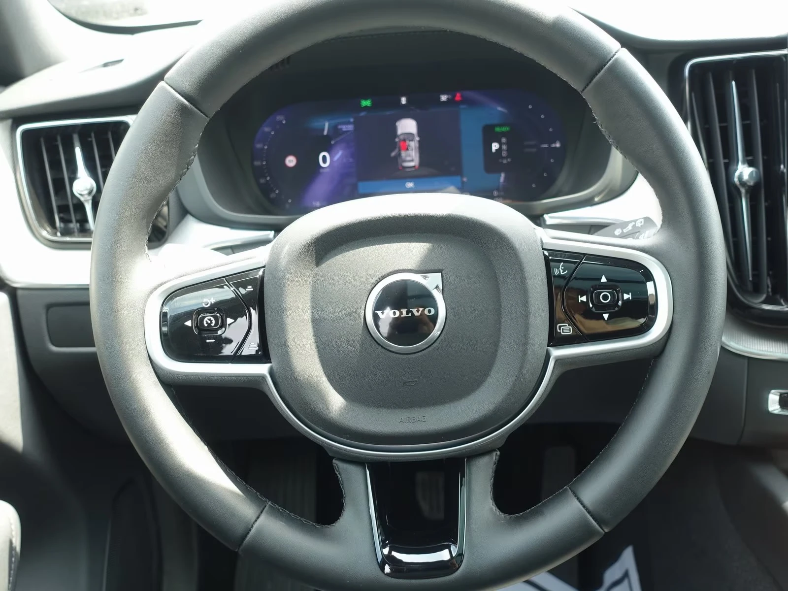 Volvo XC60 NEW 2026 T8 AWD Black Edition Plus, снимка 8 - Автомобили и джипове - 55570784