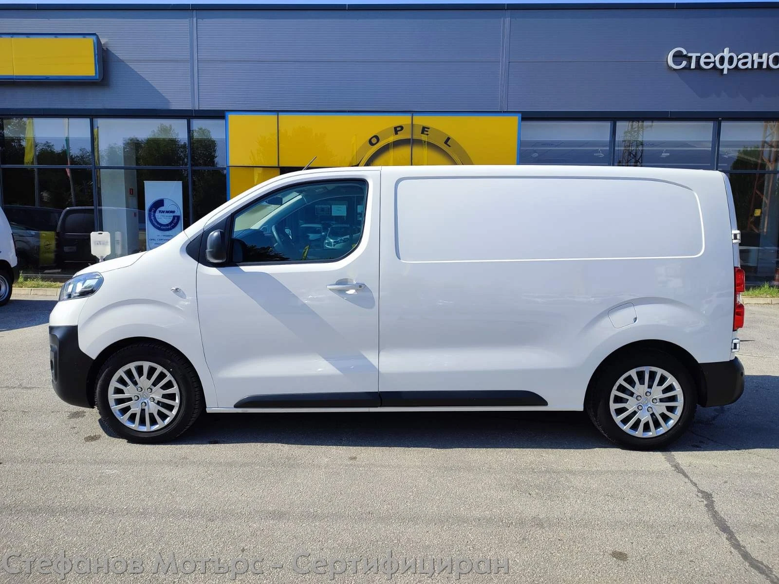 Opel Vivaro Cargo M Edition 1.5D (102HP) MT6 - изображение 4