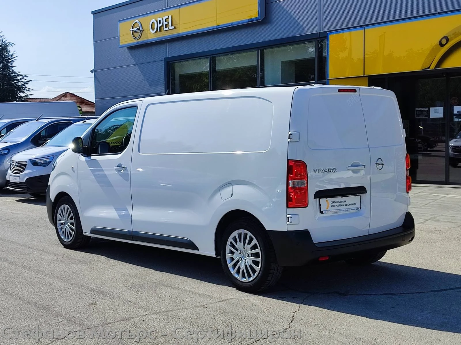 Opel Vivaro Cargo M Edition 1.5D (102HP) MT6 - изображение 6