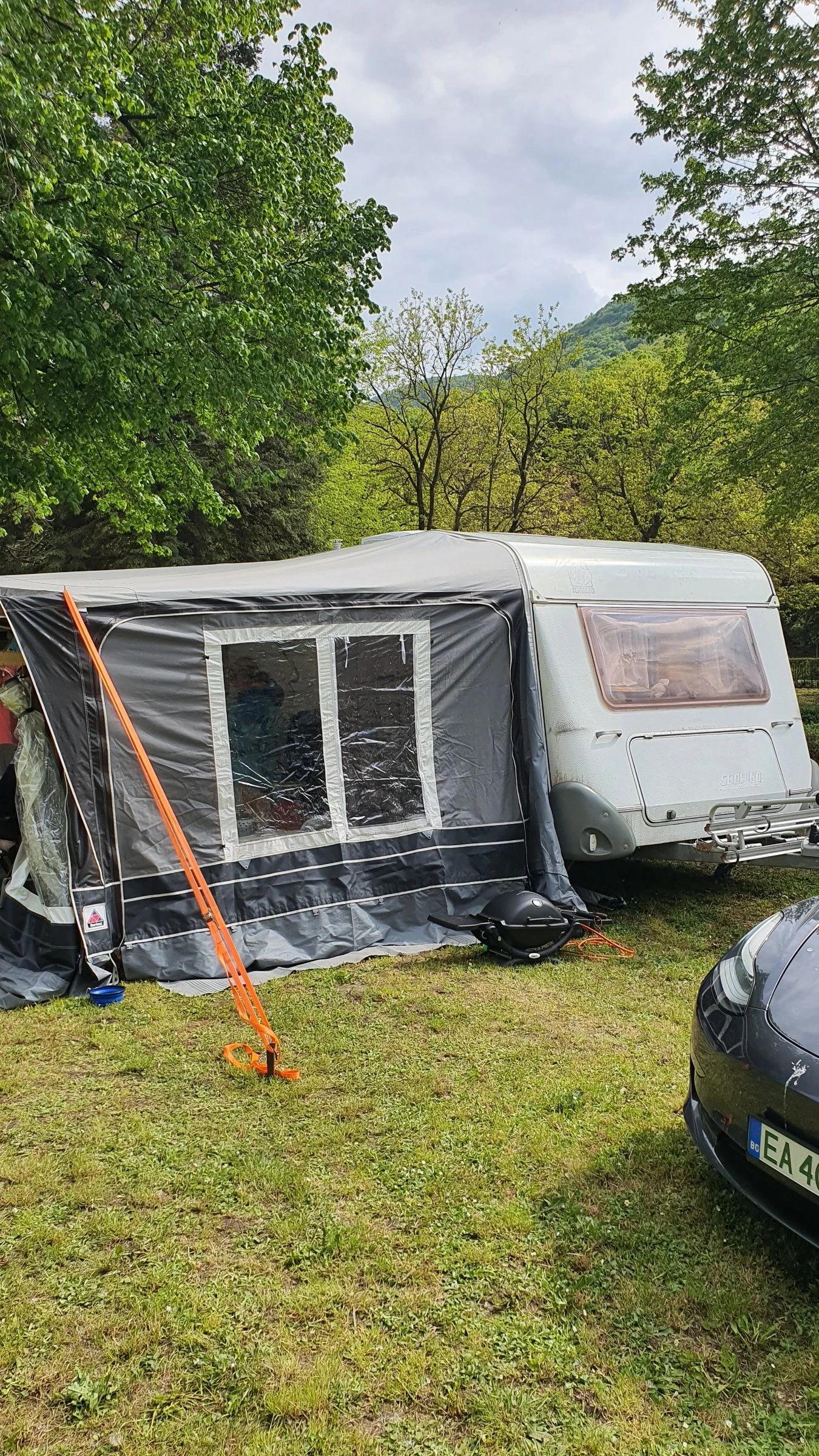 Каравана Knaus Sudwind 500, снимка 8 - Каравани и кемпери - 54399040